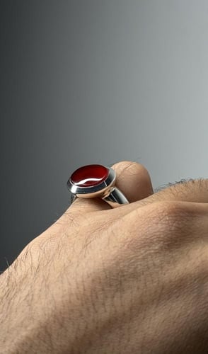 أحمر زجاجي مائية