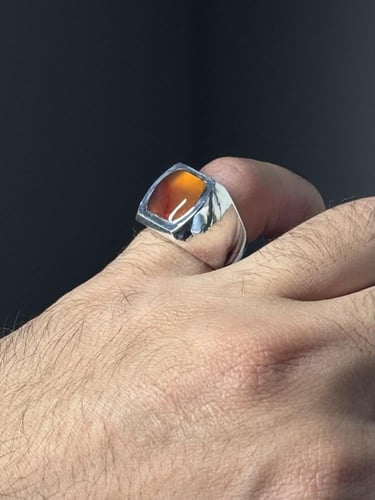 أصفر زجاجي لطخه زعفران