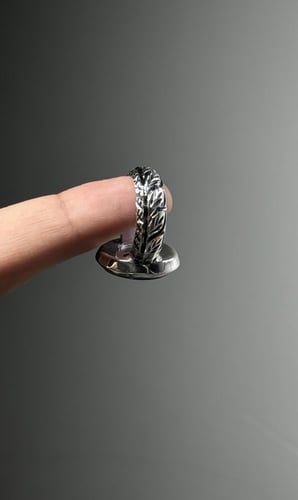 بنفسج غامق زجاجي