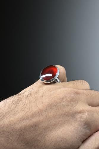 أحمر زجاجي مائي عالي مشجر بطن الحجر