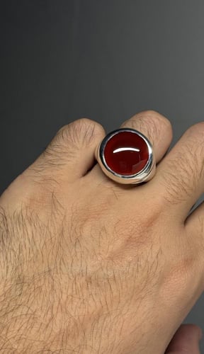 أحمر زجاجي دائري