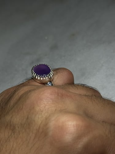 بنفسجي زجاجي