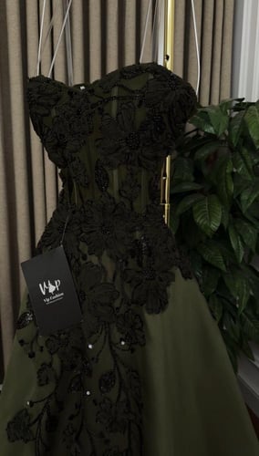 فستان كيم الانيقة ميد