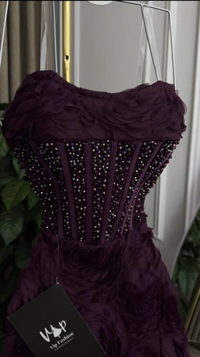 فستان جُلنار الانيقة