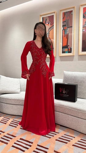 فستان صدى الانيقة