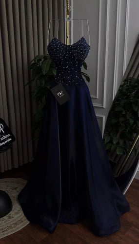 فستان شيرين الانيقه