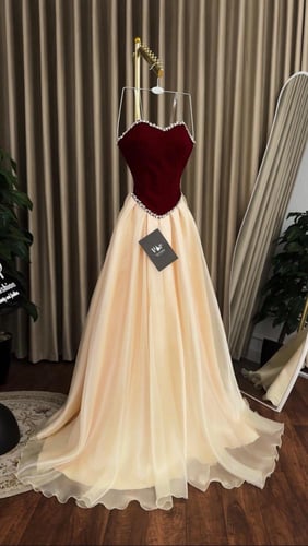 فستان ايلانورا الانيقة