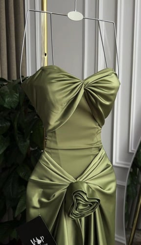 فستان جيوليا الانيقة