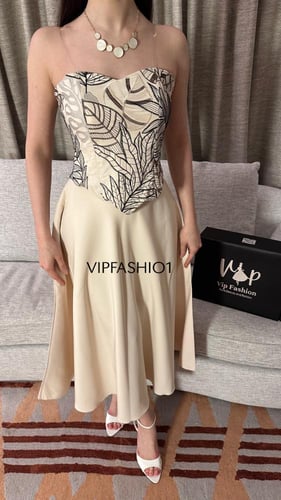 فستان نرجس الانيقة