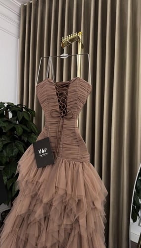 فستان كارميلا الانيقة