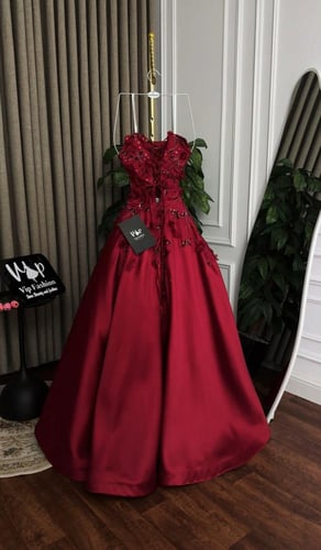 فستان تايلور الانيقة