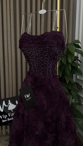 فستان جُلنار الانيقة