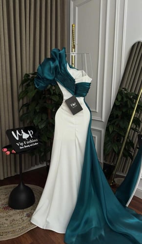 فستان بيري الانيقة