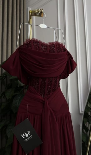 فستان ياقوت الانيقة