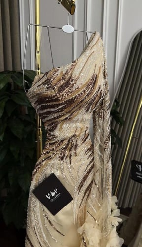 فستان جيوليا الانيقة