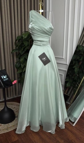 فستان رسيل الانيقه