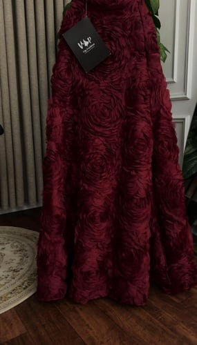 فستان جُلنار الانيقة