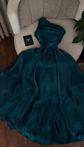 فستان رسيل الانيقه