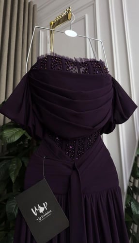 فستان ياقوت الانيقة