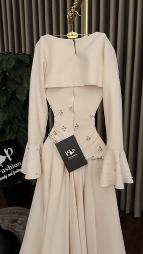 فستان وتن الانيقة