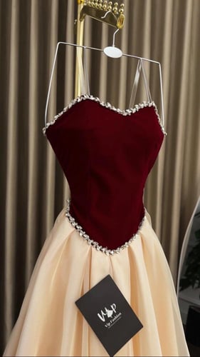 فستان ايلانورا الانيقة