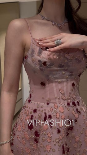 فستان الملكة باربي vip