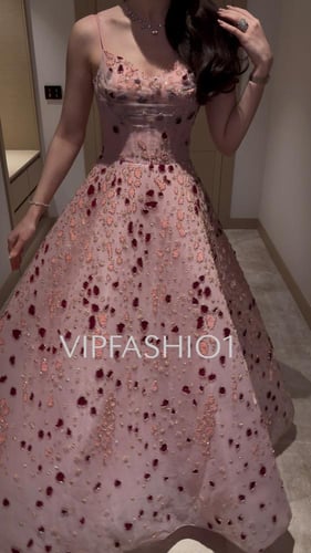 فستان الملكة باربي vip