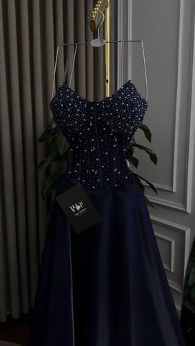 فستان شيرين الانيقه