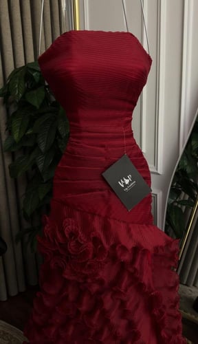 فستان فاليرا الانيقة