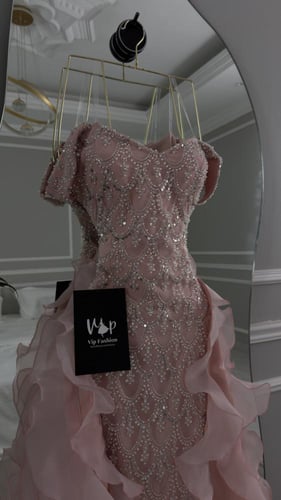 فستان ناهيد الانيقة