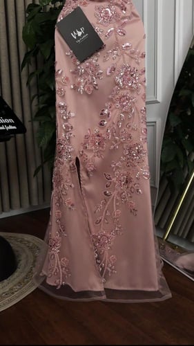 فستان تايلا الانيقة