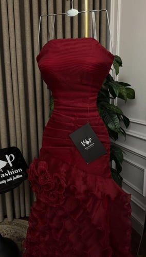 فستان فاليرا الانيقة