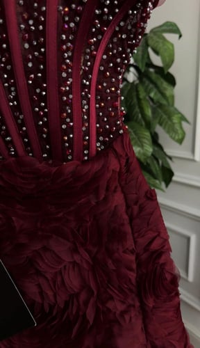 فستان جُلنار الانيقة