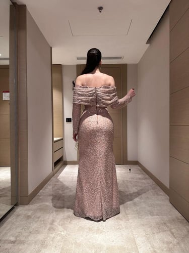 فستان لاريسا الانيقة