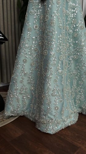 فستان دارين الانيقة