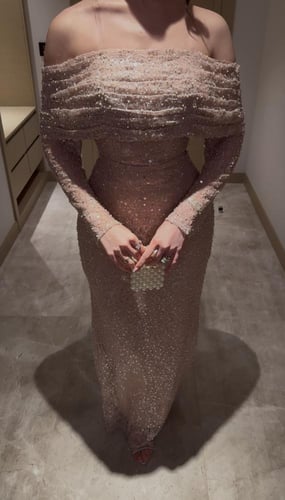 فستان لاريسا الانيقة