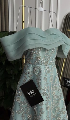 فستان دارين الانيقة