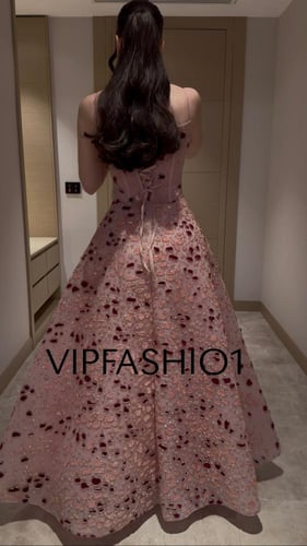 فستان الملكة باربي vip