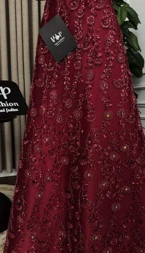 فستان دارين الانيقة