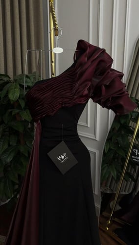 فستان بيري الانيقة