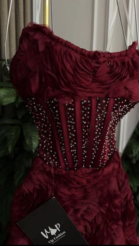 فستان جُلنار الانيقة