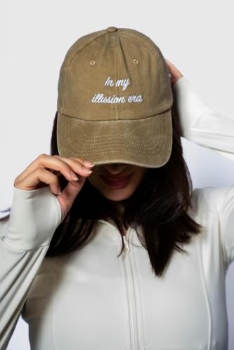 In My Illusion Era Cap Light Brown