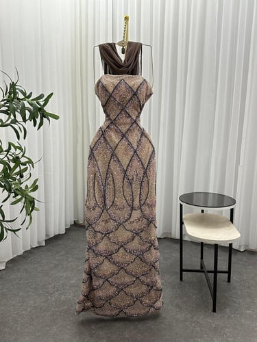 فستان كلفه خرز مع بطانه تفته وشال جورجيت