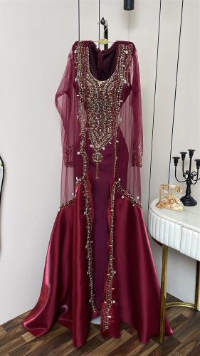 فستان باربي وتُل وميكادو وتطريز يدوي