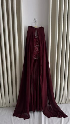 فستان شيفون مع تطريز يدوي