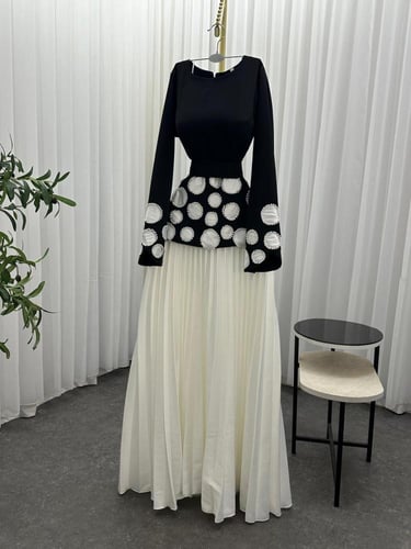 فستان باربي على تفته مع تطريز لولو