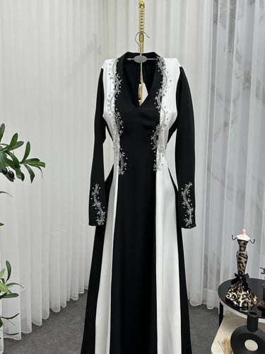 فستان كريب باربي لونين مطرز