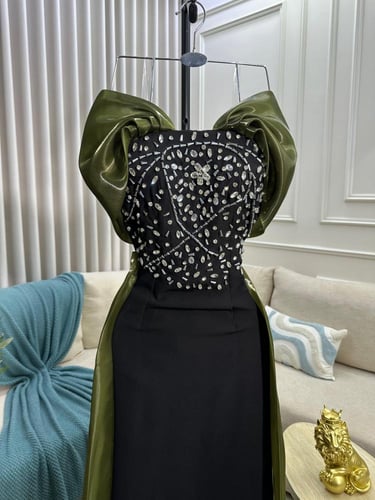 فستان باربي بتطريز يدوي مع اورجنزا لمعه كوري