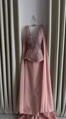 فستان باربي مع تطريز يدوي ( مع أكمام)