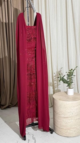 فستان تطريز مع شيفون جورجيت